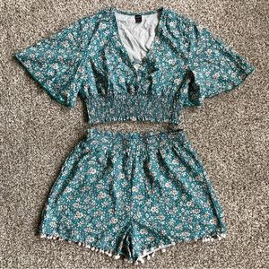 Shein Boho Matching Floral Butterfly-Sleeve Shirt and Shorts Set